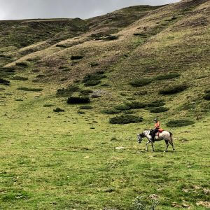 Randonnée à cheval dans les Pyrénées, Anatoly sur son cheval